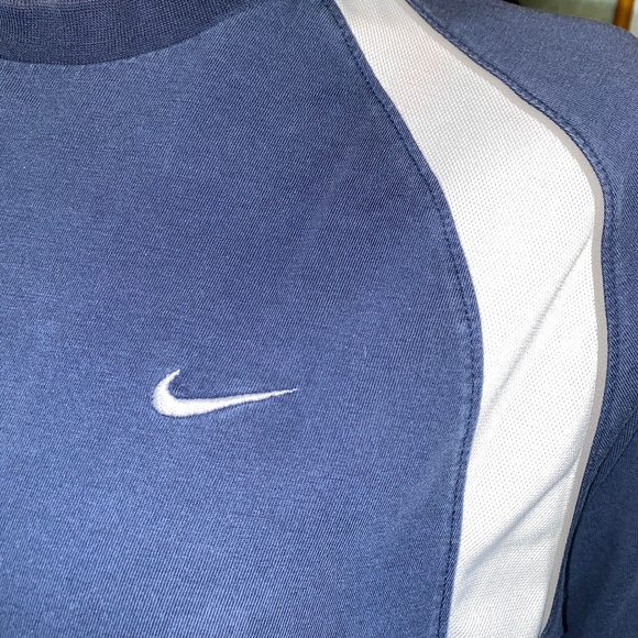 Men's Blue Athletic Nike T-Shirt (with mesh back) - Picture 6 of 6